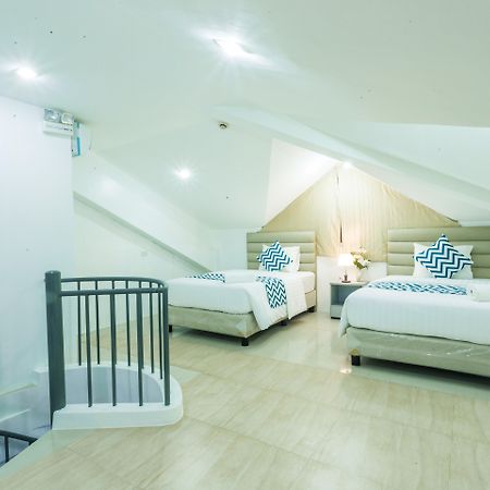 Grand Blue Beach Hotel Manoc-Manoc Екстер'єр фото