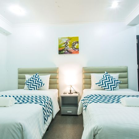 Grand Blue Beach Hotel Manoc-Manoc Екстер'єр фото