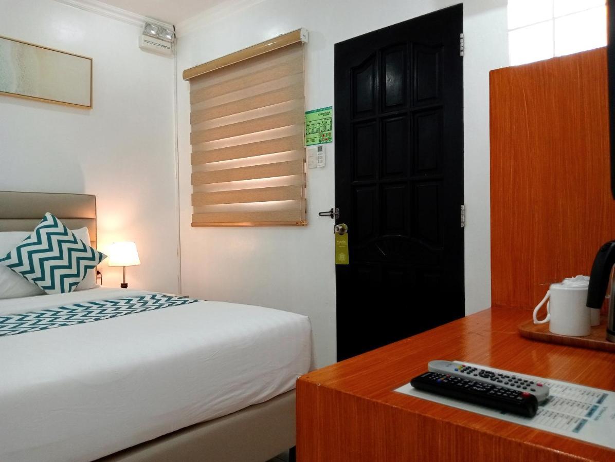 Grand Blue Beach Hotel Manoc-Manoc Екстер'єр фото