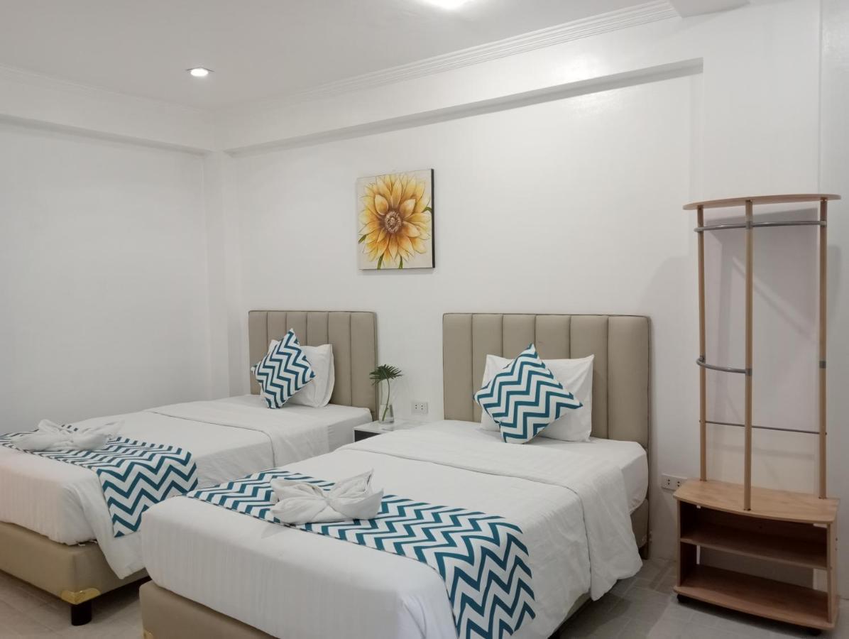 Grand Blue Beach Hotel Manoc-Manoc Екстер'єр фото