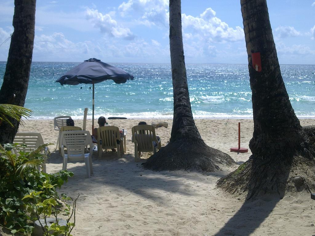 Grand Blue Beach Hotel Manoc-Manoc Екстер'єр фото