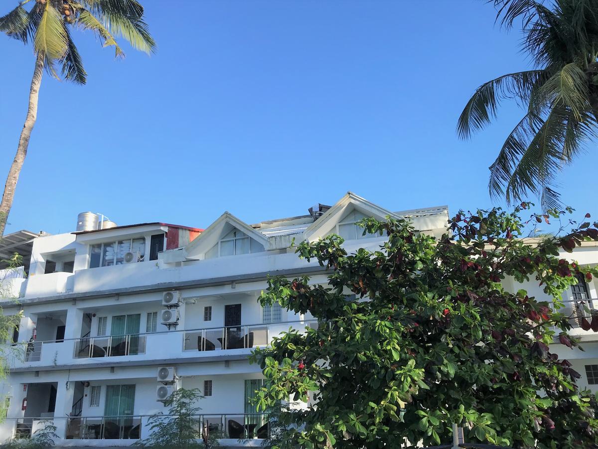 Grand Blue Beach Hotel Manoc-Manoc Екстер'єр фото