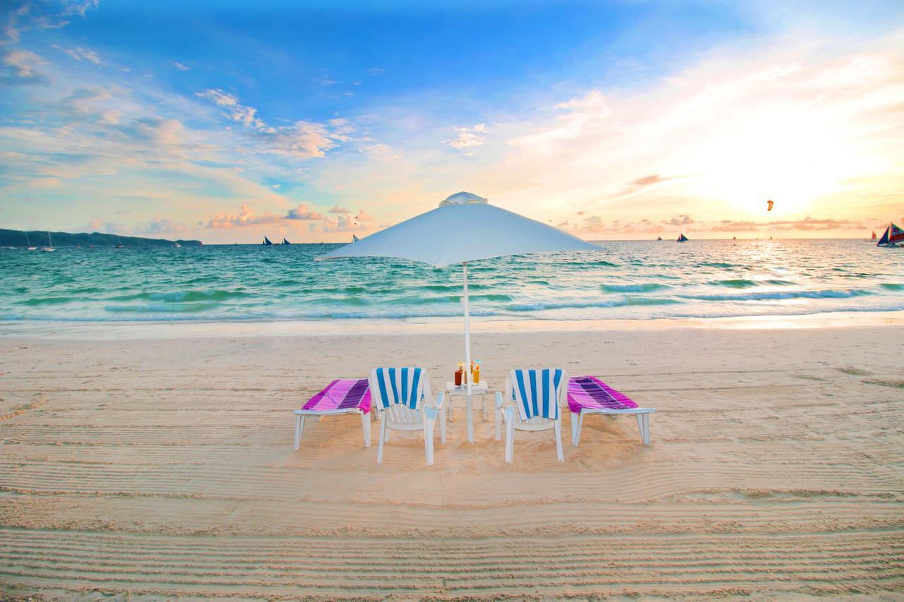Grand Blue Beach Hotel Manoc-Manoc Екстер'єр фото